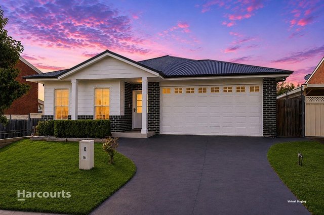 8 Orlando Street, NSW 2560
