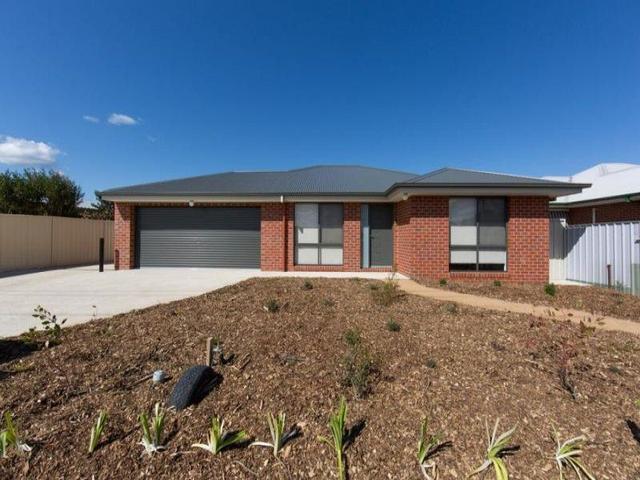 1/702 Keene Street, NSW 2640