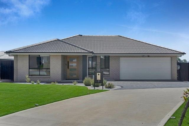 7 Mallee Crescent, NSW 2573