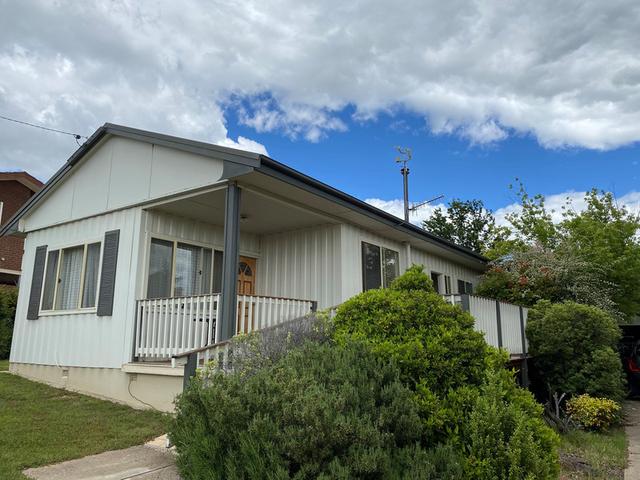 7 Mosely Avenue, NSW 2630