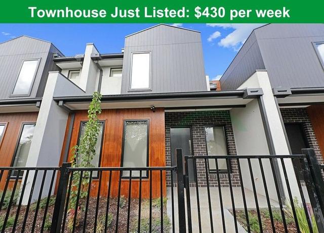 25 Wallara Waters Boulevard, VIC 3756