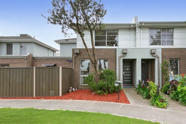 2/2 Brunswick Crescent, VIC 3064