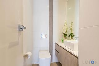 Powder Room (2015-10-14)