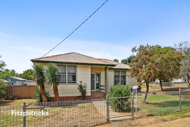 17 McDonough Avenue, NSW 2650