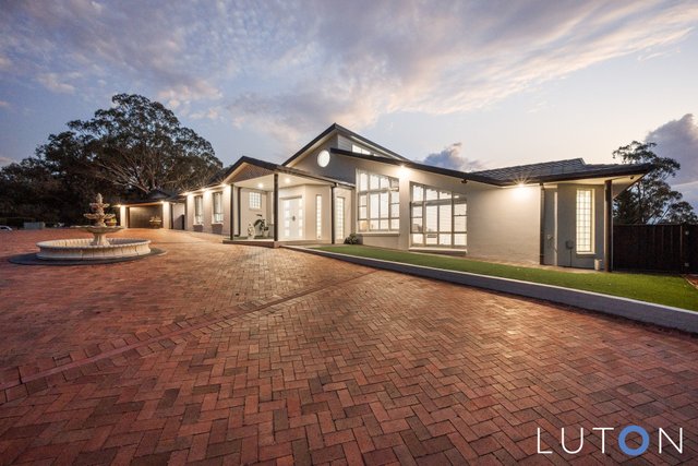 25 Taylor Place, NSW 2620