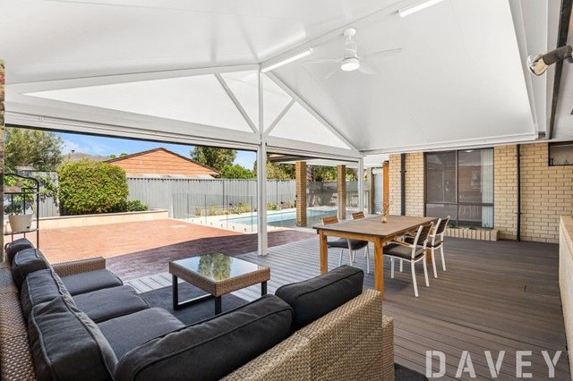 70 Barridale Drive, WA 6026