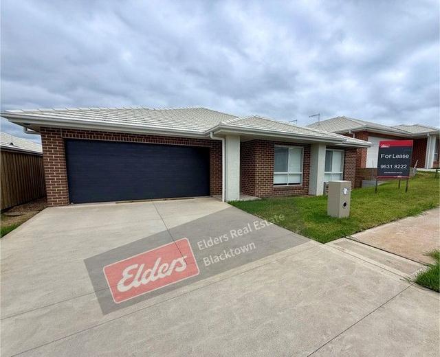 11 Sebring St, NSW 2563