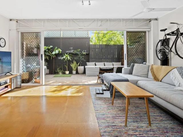 4/93 Seagull Avenue, QLD 4218