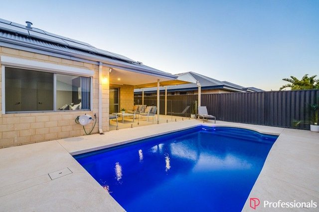 4 Charlottes Vista, WA 6069