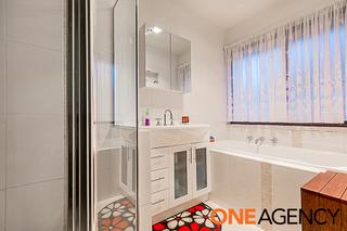 Bathroom (2016-10-09)