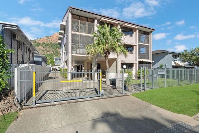 4/12 Paxton Street, QLD 4810