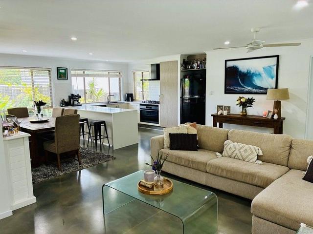 6 Walnut Court, QLD 4573