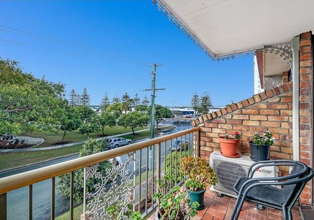 9/6 Broad Street, QLD 4215