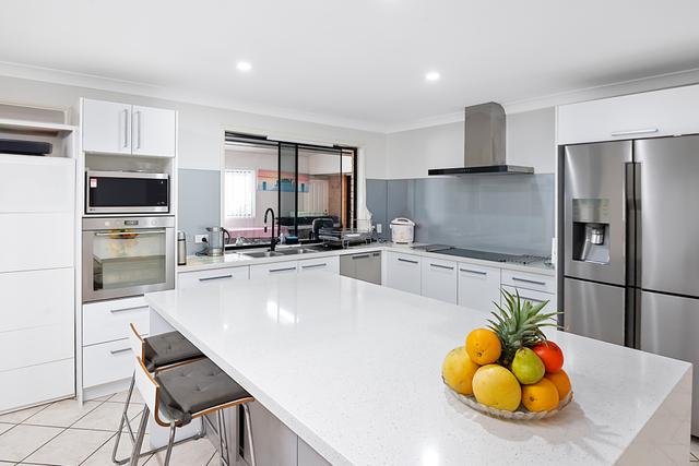 15 Natalie Street, QLD 4077