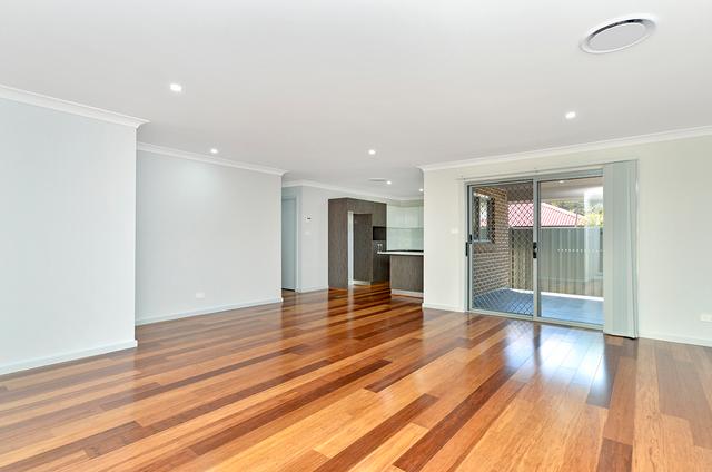 2/15 Warrigal Street, NSW 2256