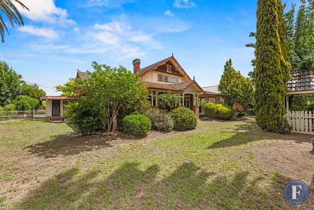 18 Cloete Street, NSW 2594
