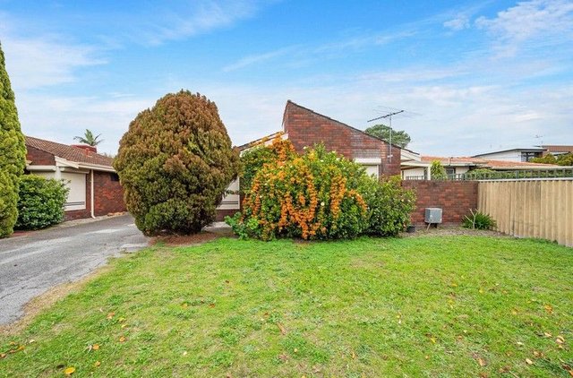 2/10 Frederick Street, WA 6104