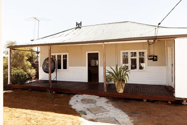 42 Maddock Street, WA 6479