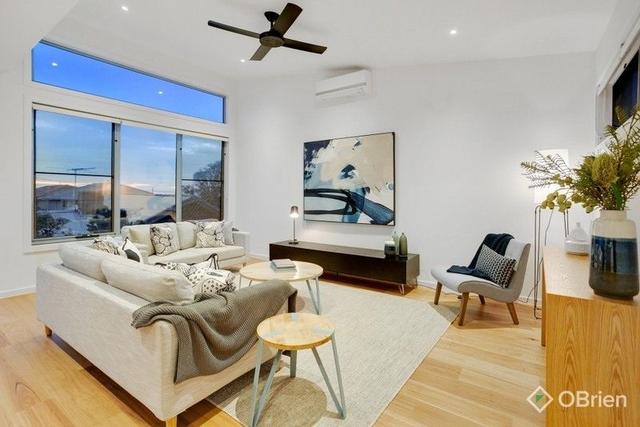 2/14 Newington Parade, VIC 3196