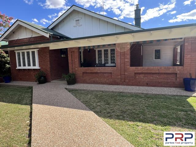 402 Clarinda Street, NSW 2870