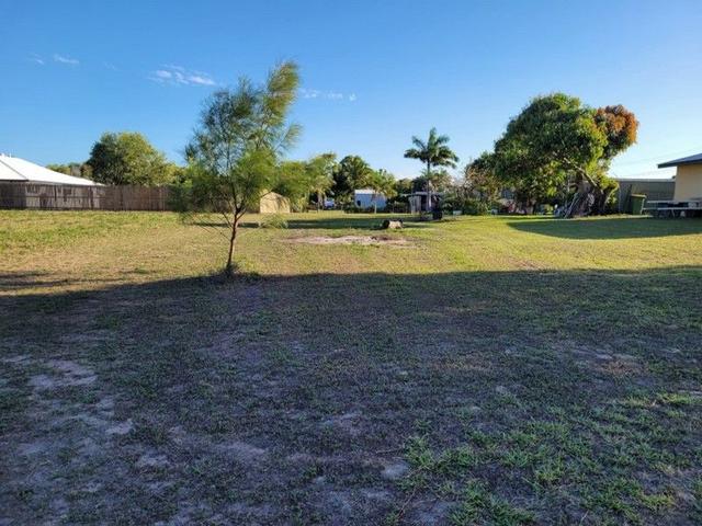 2 Mistletoe Street, QLD 4850