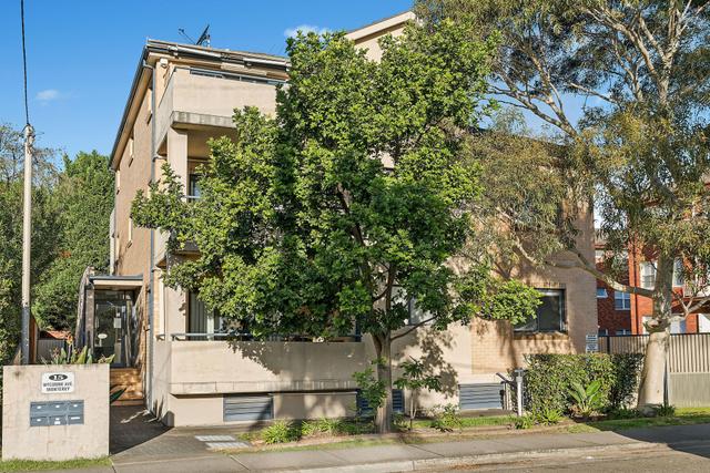 2/15 Wycombe Avenue, NSW 2217