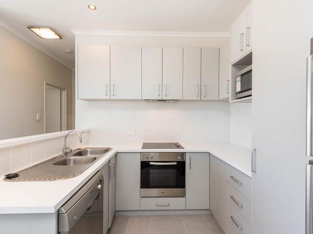 29/37 Orenco Bend, WA 6030