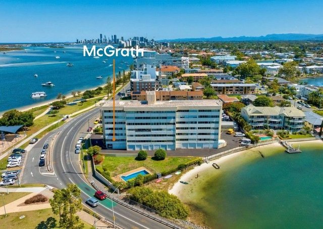 1/554 Marine Parade, QLD 4216