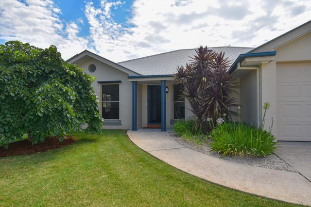 13 Cypress Cres, NSW 2795