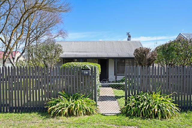 19 Stabback Street, NSW 2798