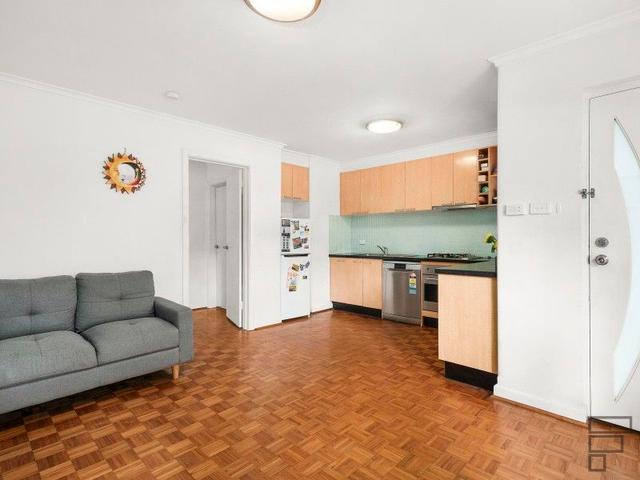 10/2 Yorston Court, VIC 3185