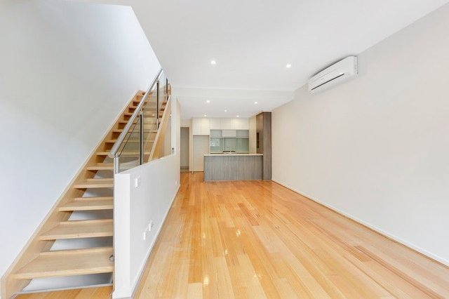 16 Gear Street, VIC 3057