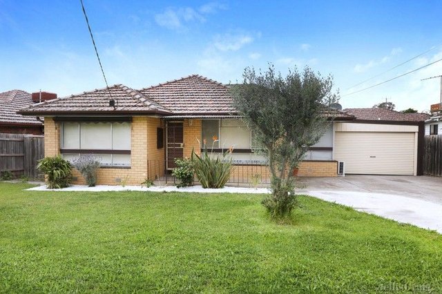 180 Casey Drive, VIC 3075