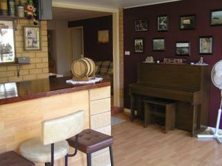 Bar in sunroom (2006-10-23)