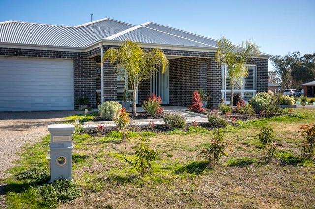 36 Hall Drive, VIC 3672