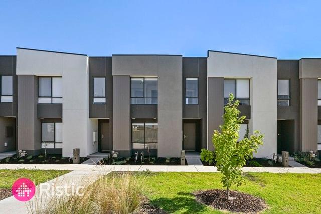 11 Versallies Walk, VIC 3750