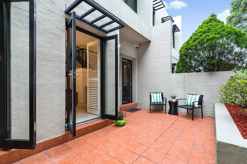 https://images.allhomes.com.au/property/photo/e8d07eba0731537a9467a9d878cb6d51_hd.jpg