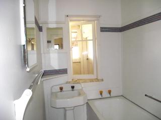 Bathroom (2015-03-13)