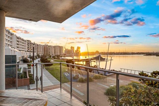 102/19 Honeysuckle Drive, NSW 2300