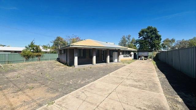 18 Beefwood St, WA 6743