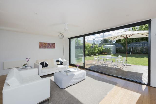 11 Loch Street, ACT 2600