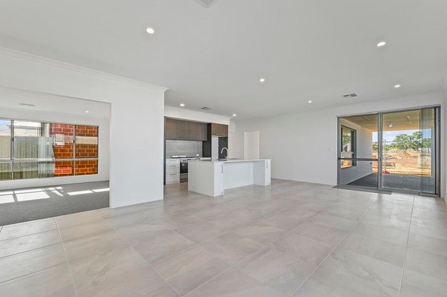 11 McGrath Ct, WA 6056