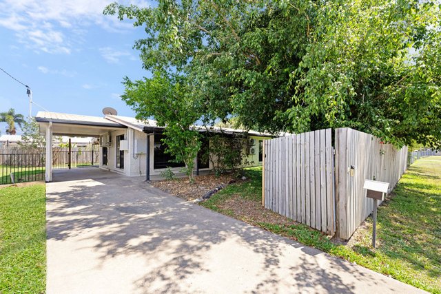 6 Rosella Court, QLD 4815