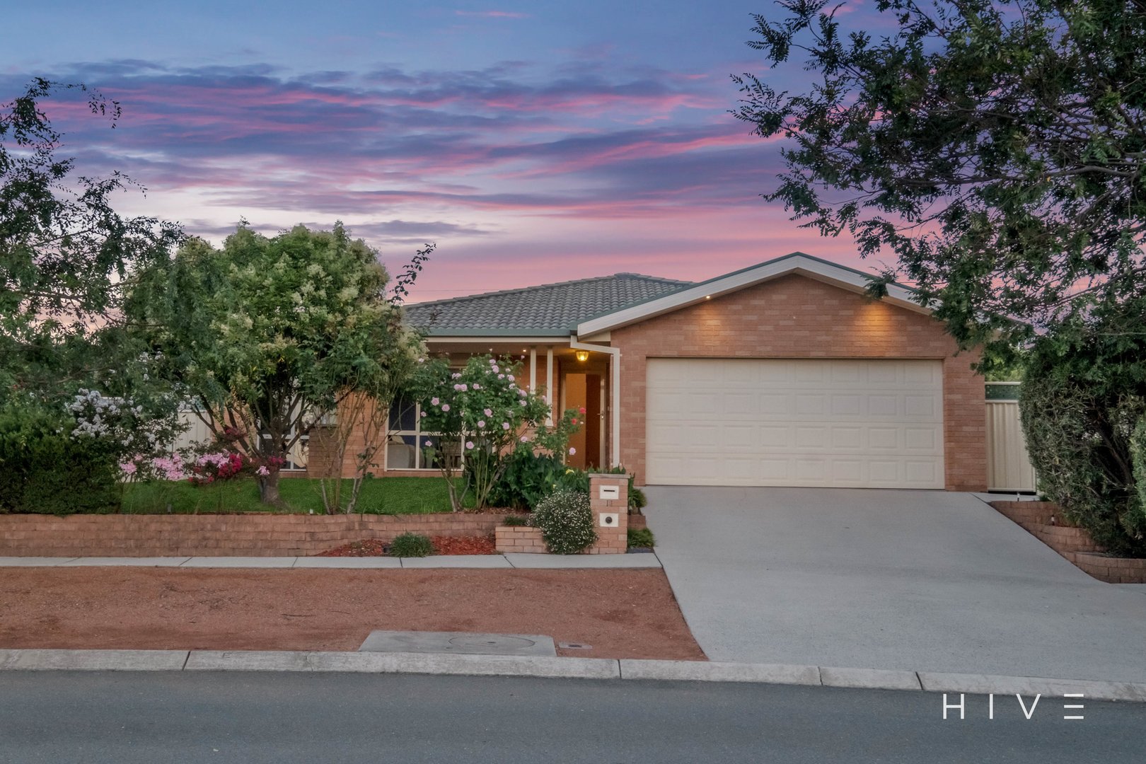 11 Tarrant Crescent, Dunlop ACT 2615 Allhomes