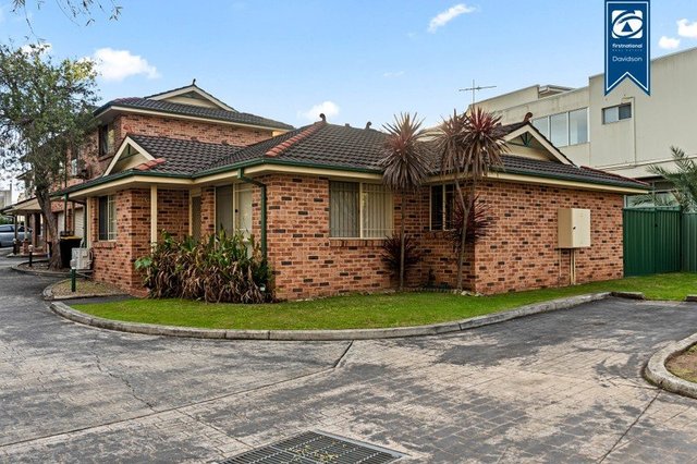 1/9 Stewart Avenue, NSW 2170