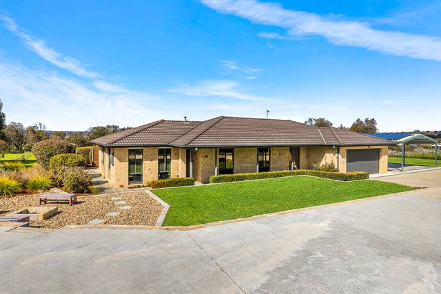 3 Santa Gertrudis Place, NSW 2582