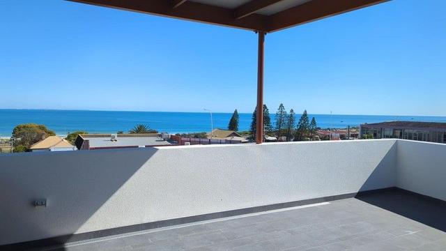 12/8 McCabe St, WA 6159