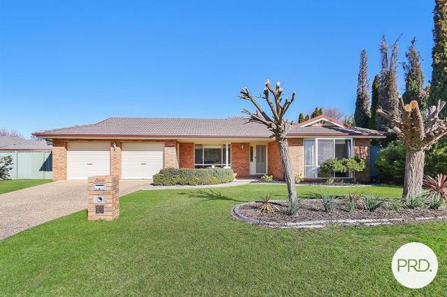 11 Emma Way, NSW 2640