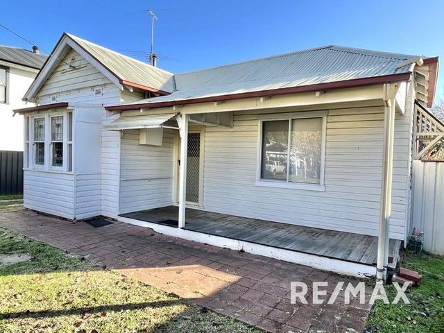 18 Morundah Street, NSW 2650