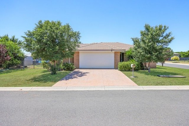 1 Shiraz Road, NSW 2340